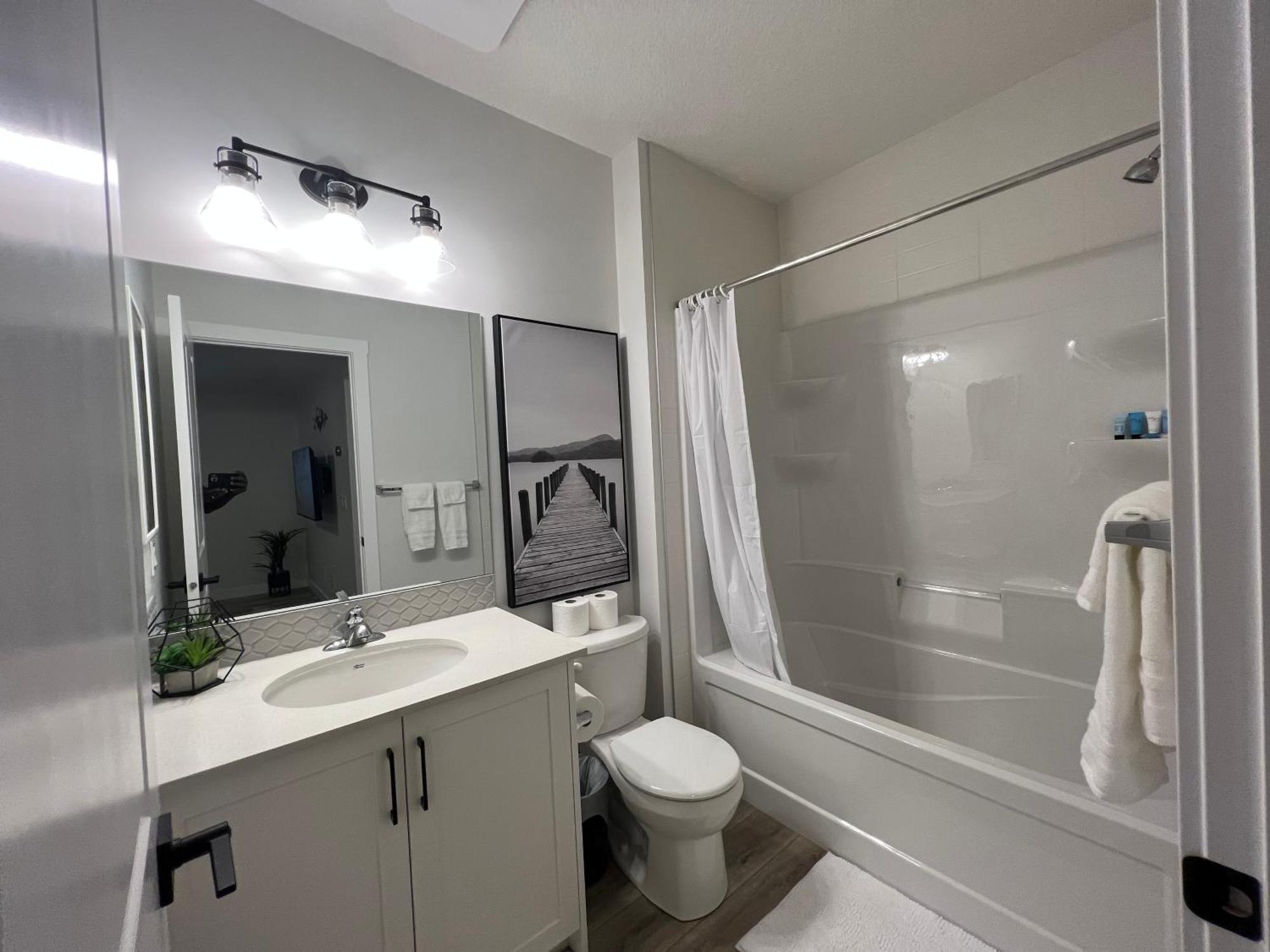 Cozy New In Nw *